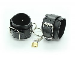 Черные BDSM наручники с замком Черные BDSM наручники с замком