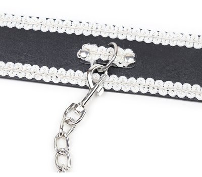 Черные BDSM поножи с белым кружевом