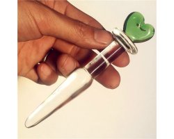 Стеклянный стимулятор с зеленым сердечком на конце