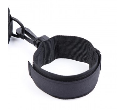Черный нейлоновый фиксатор рук к шее